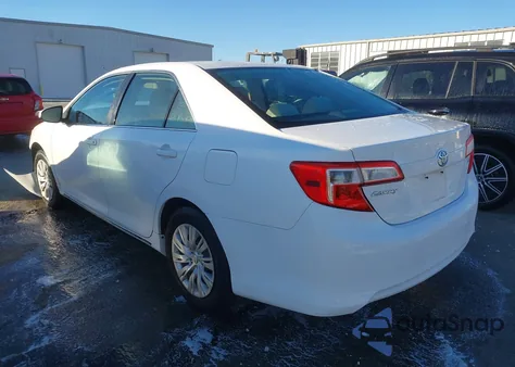 2013 Toyota Camry Le z USA, uszkodzony, nr VIN 4T4BF1FK4DR278213